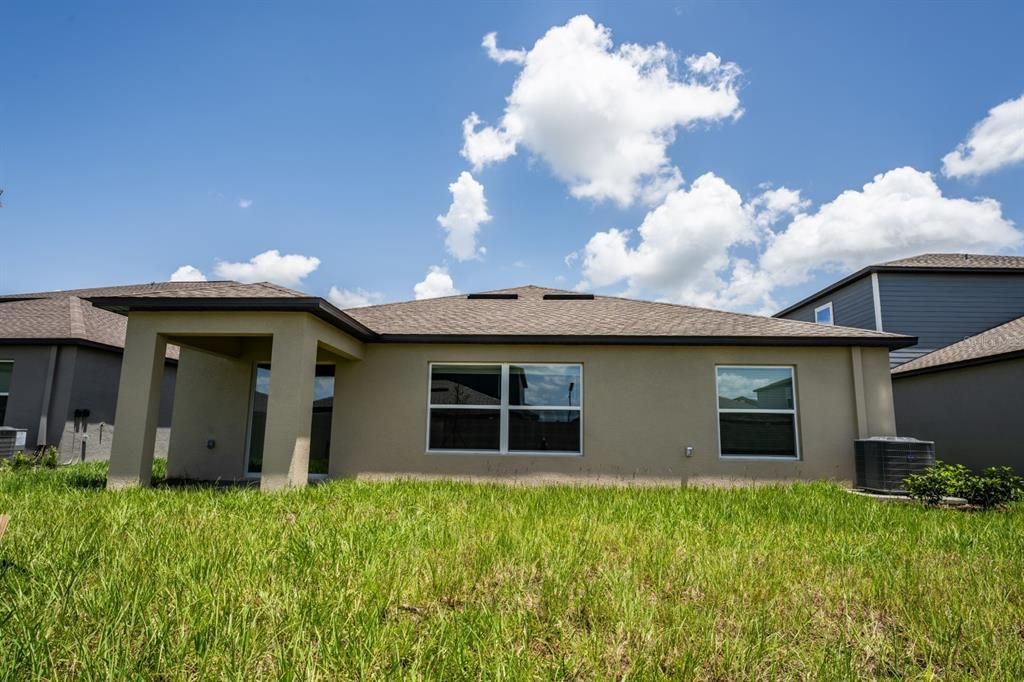 For Rent: $2,595 (4 beds, 2 baths, 1936 Square Feet)