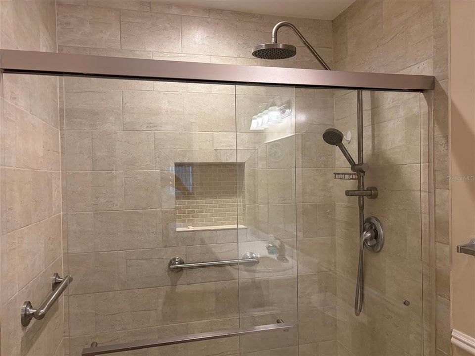 На продажу: $179,000 (2 спален, 2 ванн, 935 Квадратных фут)