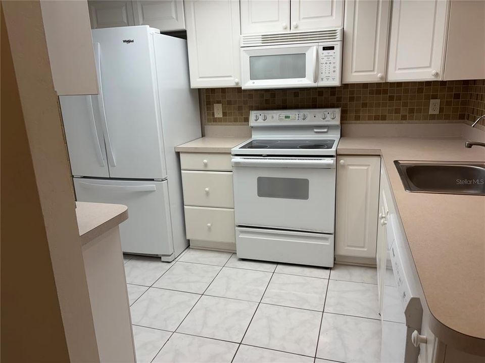 На продажу: $179,000 (2 спален, 2 ванн, 935 Квадратных фут)
