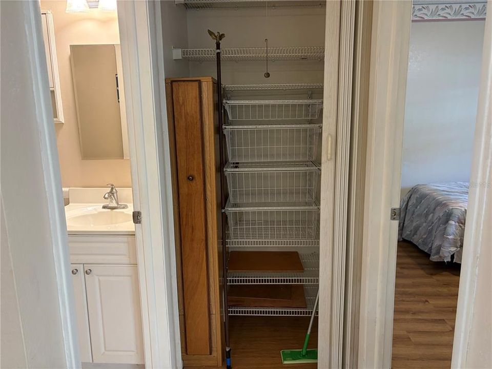 На продажу: $179,000 (2 спален, 2 ванн, 935 Квадратных фут)