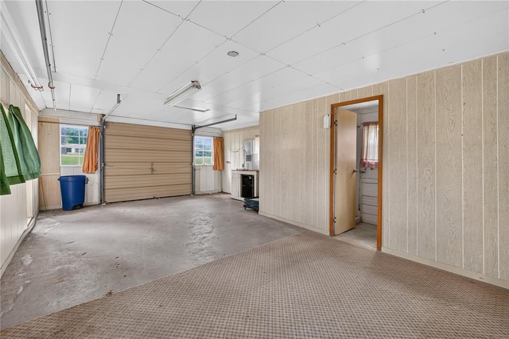 For Sale: $224,900 (2 beds, 1 baths, 932 Square Feet)