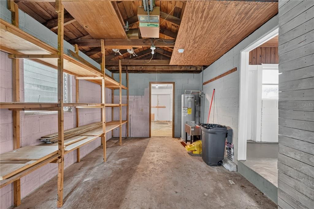 For Sale: $224,900 (2 beds, 1 baths, 932 Square Feet)