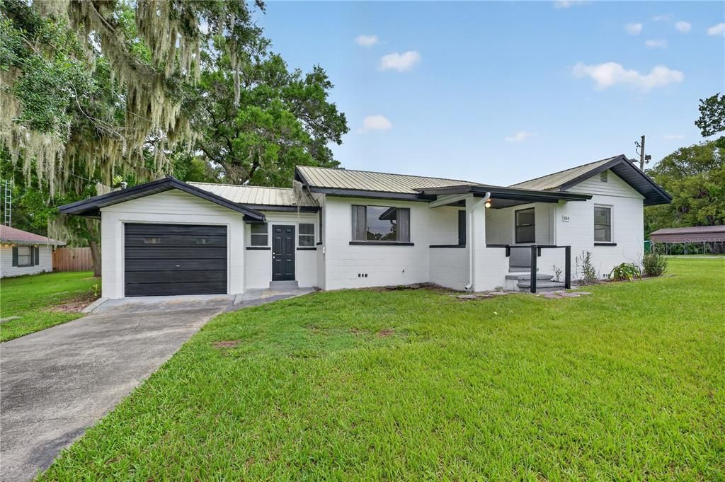 For Sale: $224,900 (2 beds, 1 baths, 932 Square Feet)