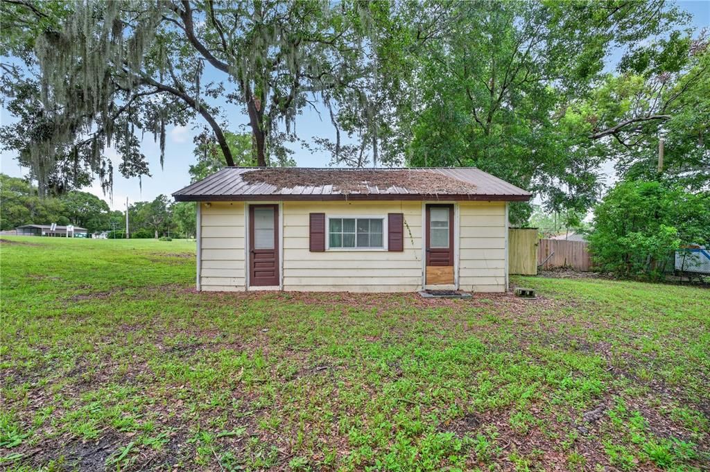For Sale: $224,900 (2 beds, 1 baths, 932 Square Feet)