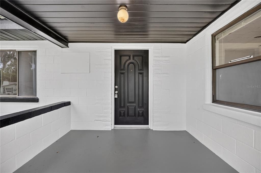 For Sale: $224,900 (2 beds, 1 baths, 932 Square Feet)