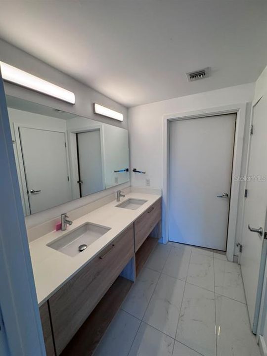 En Venta: $620,000 (2 camas, 2 baños, 1115 Pies cuadrados)