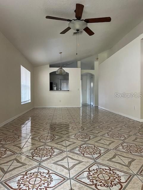 В аренду: $1,895 (3 спален, 2 ванн, 1574 Квадратных фут)