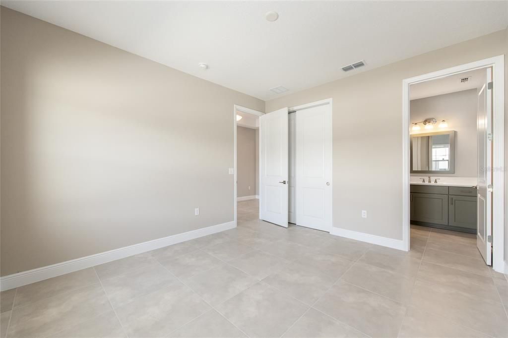 En Venta: $559,820 (3 camas, 3 baños, 2211 Pies cuadrados)
