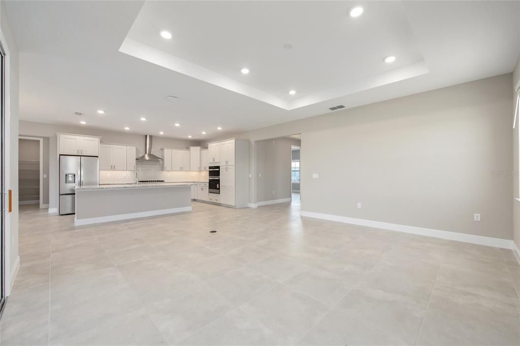 En Venta: $559,820 (3 camas, 3 baños, 2211 Pies cuadrados)