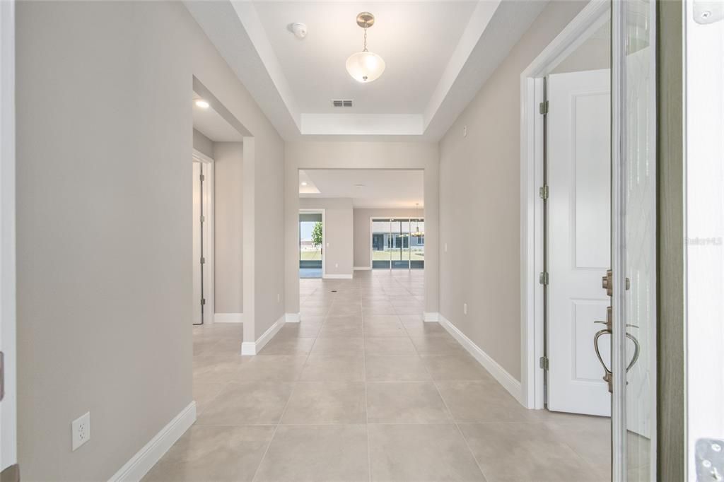 En Venta: $559,820 (3 camas, 3 baños, 2211 Pies cuadrados)