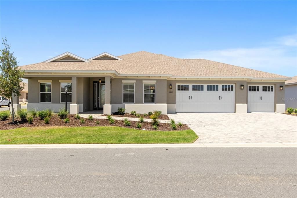 En Venta: $559,820 (3 camas, 3 baños, 2211 Pies cuadrados)