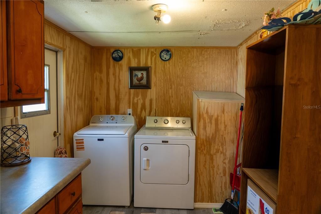 На продажу: $137,000 (2 спален, 2 ванн, 1056 Квадратных фут)