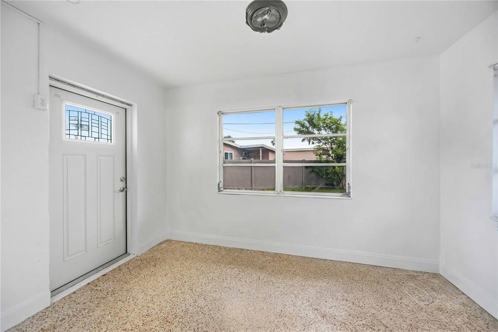 For Sale: $350,000 (2 beds, 2 baths, 1100 Square Feet)