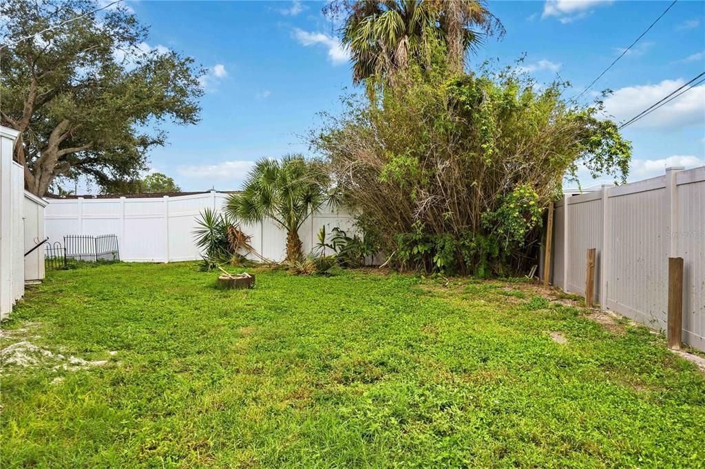 For Sale: $350,000 (2 beds, 2 baths, 1100 Square Feet)