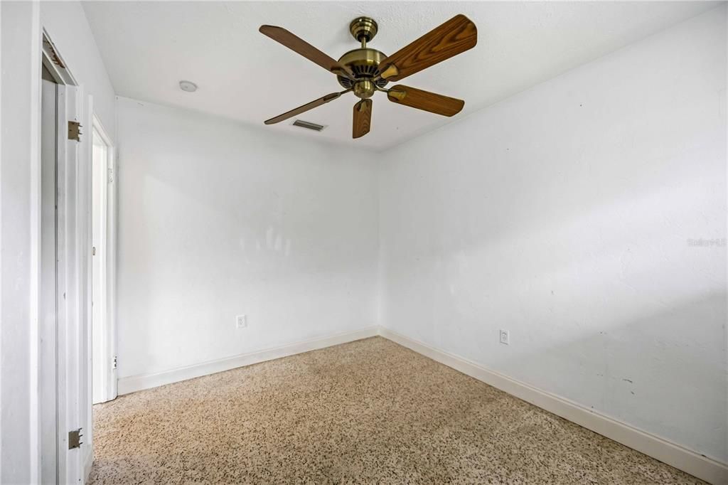 For Sale: $350,000 (2 beds, 2 baths, 1100 Square Feet)