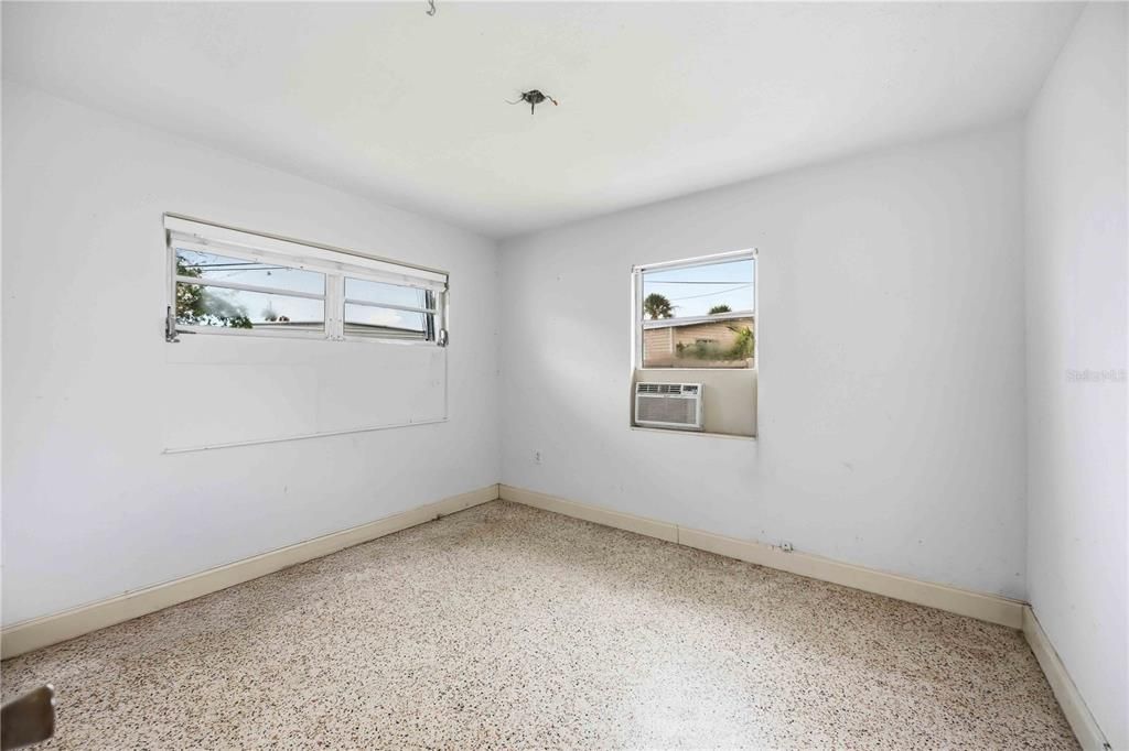 For Sale: $350,000 (2 beds, 2 baths, 1100 Square Feet)