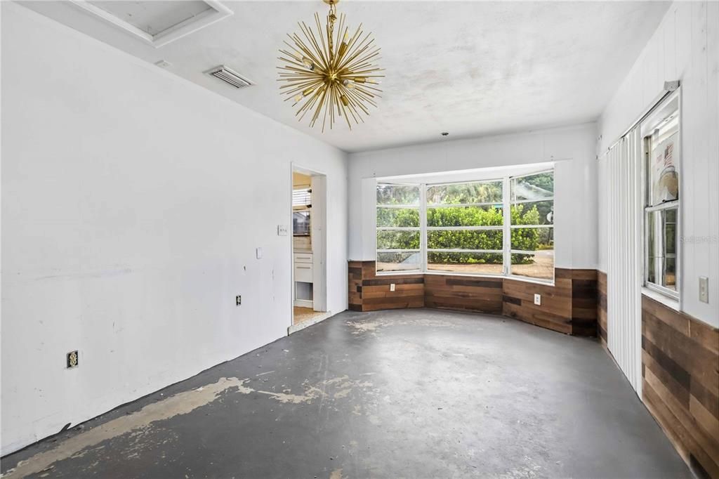 For Sale: $350,000 (2 beds, 2 baths, 1100 Square Feet)