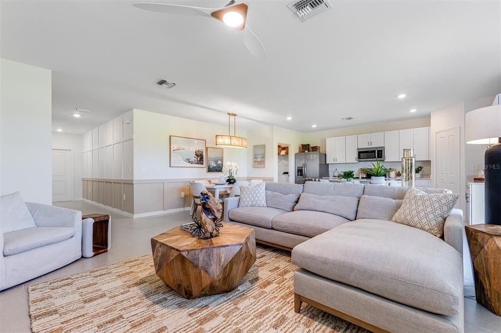 For Sale: $289,499 (5 beds, 2 baths, 2112 Square Feet)