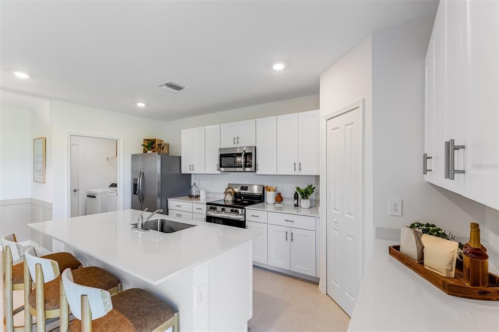 For Sale: $289,499 (5 beds, 2 baths, 2112 Square Feet)