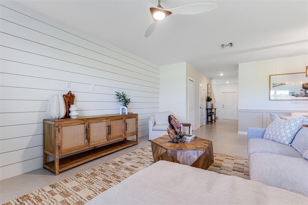 For Sale: $289,499 (5 beds, 2 baths, 2112 Square Feet)