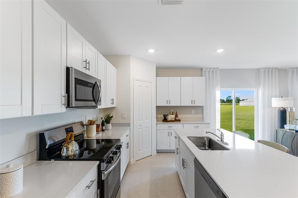 For Sale: $289,499 (5 beds, 2 baths, 2112 Square Feet)