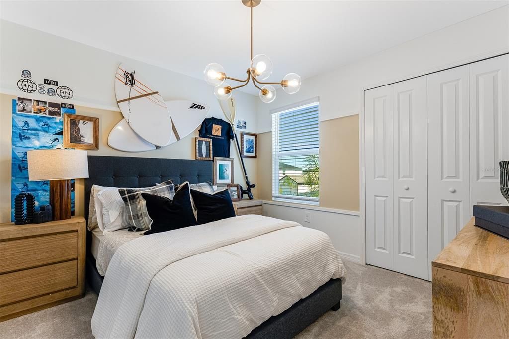 For Sale: $289,499 (5 beds, 2 baths, 2112 Square Feet)
