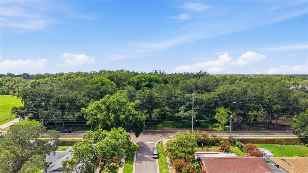 На продажу: $950,000 (2.79 acres)