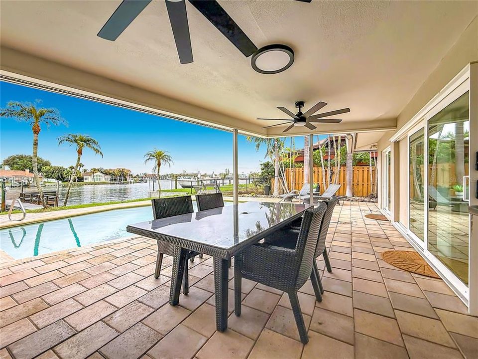 En Venta: $1,400,000 (4 camas, 3 baños, 1977 Pies cuadrados)