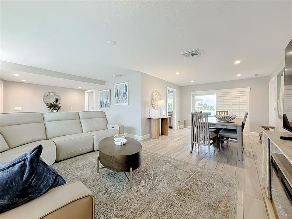 : $1,400,000 (4 beds, 3 baths, 1977 Square Feet)