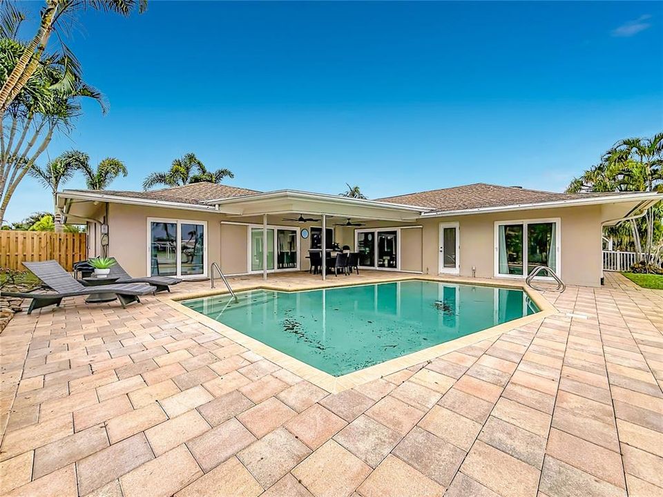 En Venta: $1,400,000 (4 camas, 3 baños, 1977 Pies cuadrados)