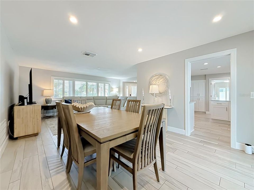 : $1,400,000 (4 beds, 3 baths, 1977 Square Feet)