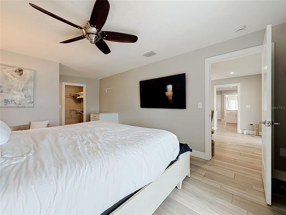 En Venta: $1,400,000 (4 camas, 3 baños, 1977 Pies cuadrados)