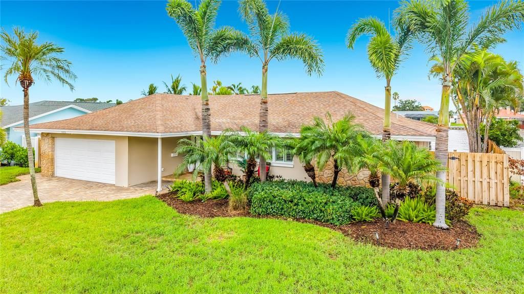 En Venta: $1,400,000 (4 camas, 3 baños, 1977 Pies cuadrados)
