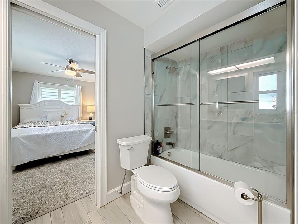 En Venta: $1,400,000 (4 camas, 3 baños, 1977 Pies cuadrados)