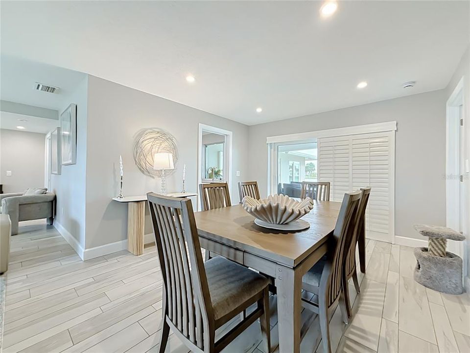 : $1,400,000 (4 beds, 3 baths, 1977 Square Feet)