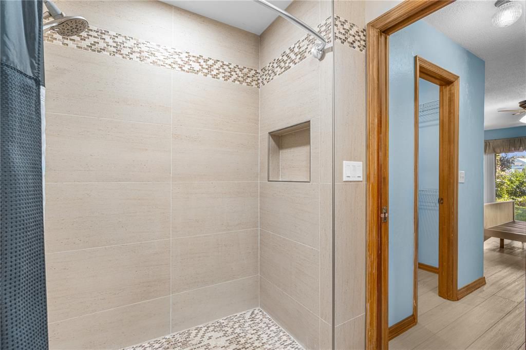 На продажу: $250,000 (2 спален, 2 ванн, 1267 Квадратных фут)