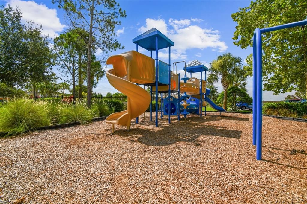 For Sale: $209,900 (2 beds, 2 baths, 1320 Square Feet)