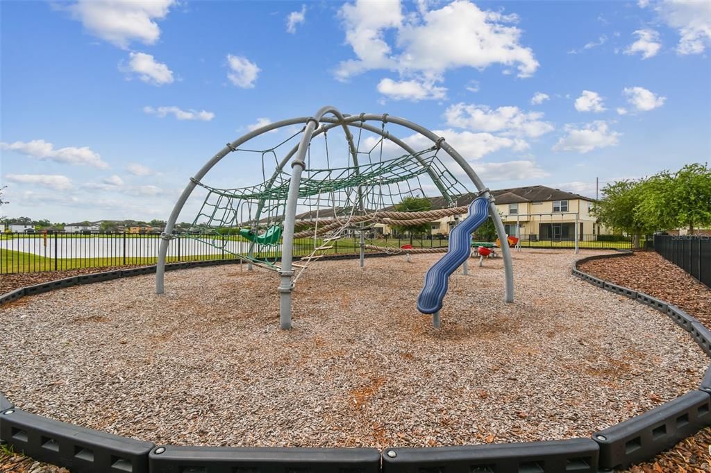 For Sale: $209,900 (2 beds, 2 baths, 1320 Square Feet)
