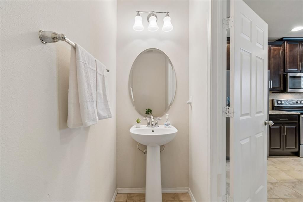 For Sale: $209,900 (2 beds, 2 baths, 1320 Square Feet)