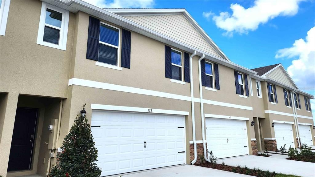 На продажу: $306,990 (4 спален, 2 ванн, 1758 Квадратных фут)