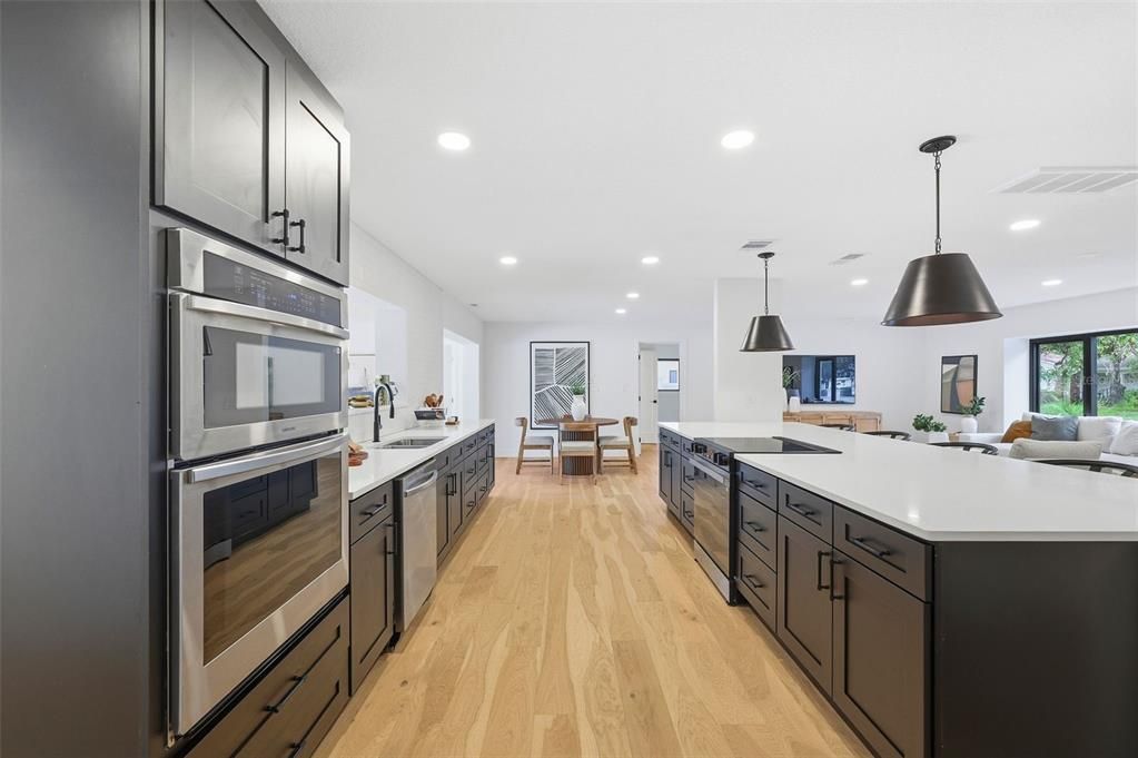 En Venta: $1,590,000 (3 camas, 3 baños, 2526 Pies cuadrados)