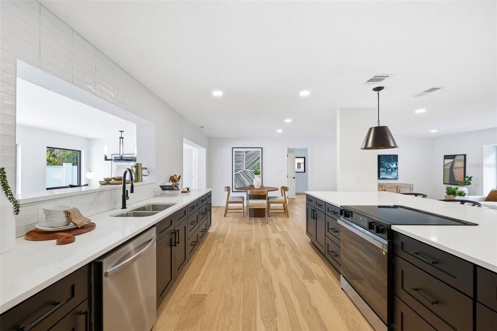 En Venta: $1,590,000 (3 camas, 3 baños, 2526 Pies cuadrados)