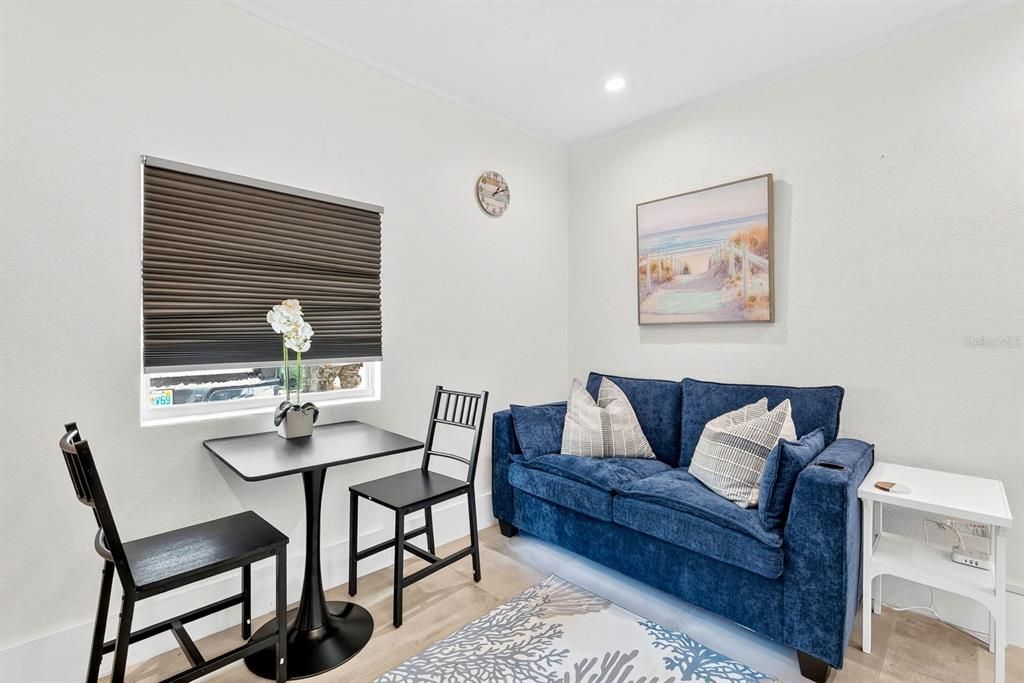For Rent: $2,000 (1 beds, 1 baths, 450 Square Feet)
