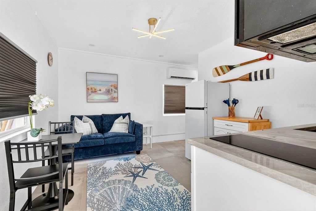 For Rent: $2,000 (1 beds, 1 baths, 450 Square Feet)