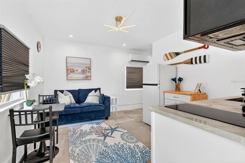 For Rent: $2,000 (1 beds, 1 baths, 450 Square Feet)