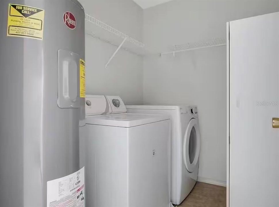 На продажу: $330,000 (2 спален, 2 ванн, 1112 Квадратных фут)