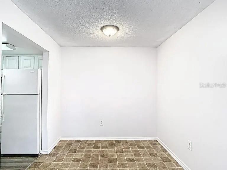 В аренду: $1,150 (2 спален, 1 ванн, 850 Квадратных фут)