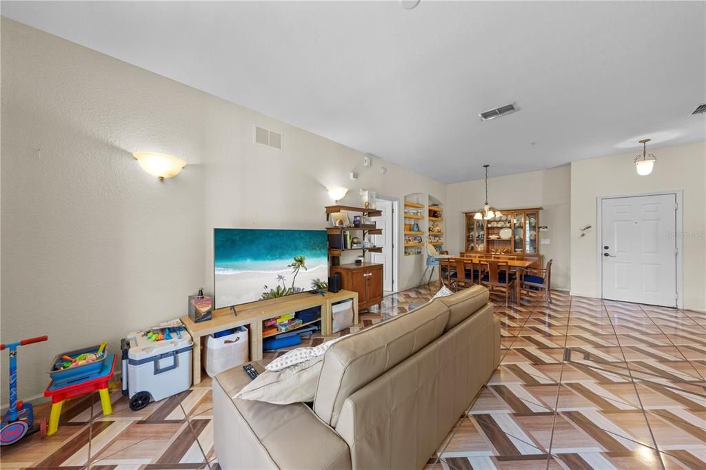 En Venta: $224,000 (3 camas, 2 baños, 1433 Pies cuadrados)
