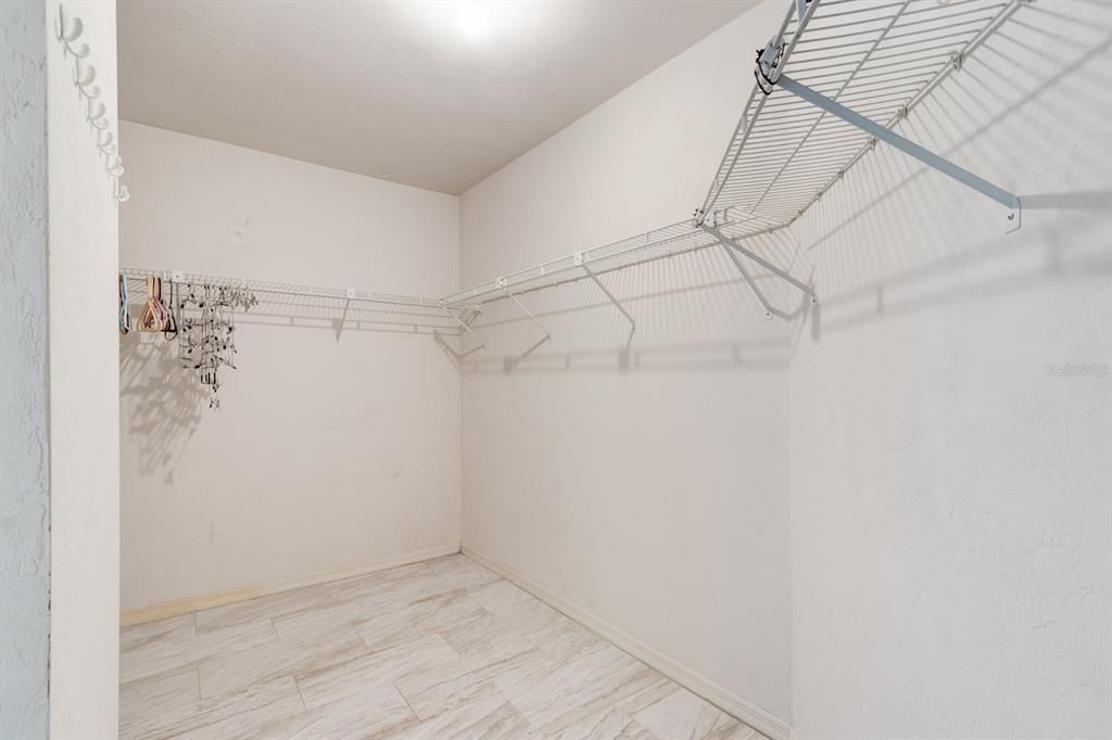 На продажу: $290,000 (3 спален, 2 ванн, 1837 Квадратных фут)
