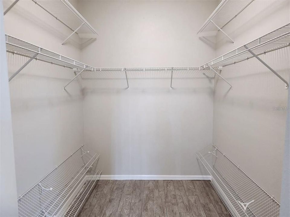 На продажу: $359,900 (3 спален, 2 ванн, 1994 Квадратных фут)